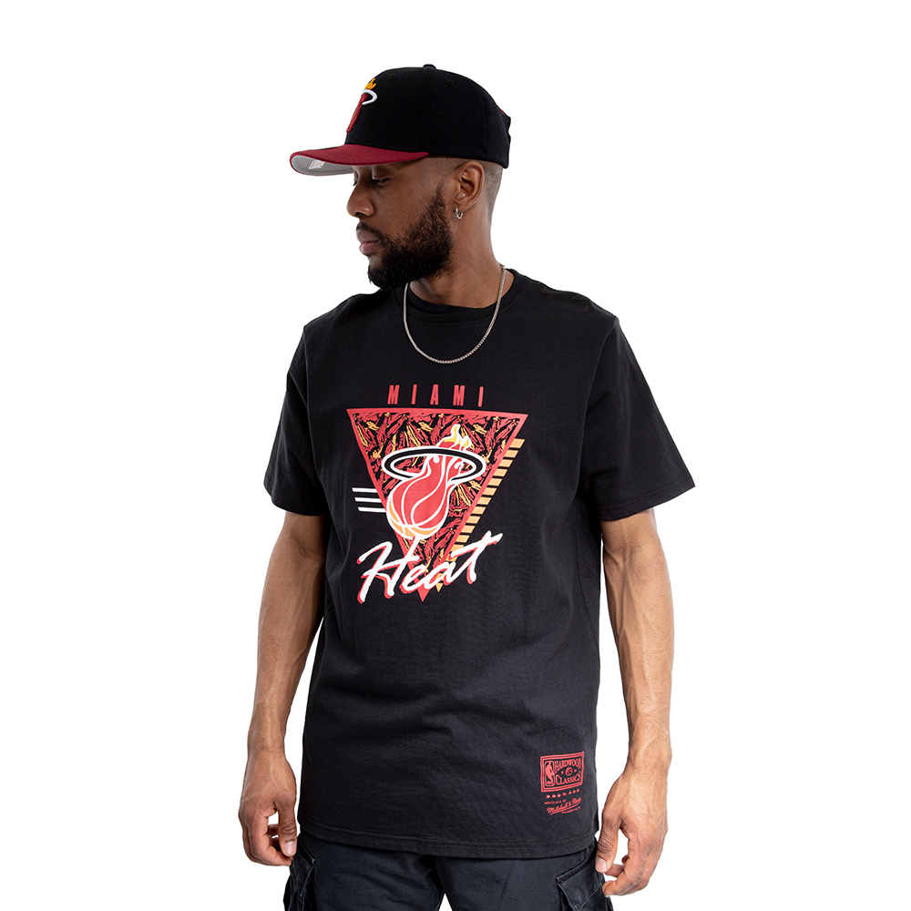 Polera de manga corta premium mitchell and ness miami heat negra classic